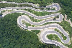山东青州这座山上藏着一条惊险的盘山公路，你敢来挑战吗？图片