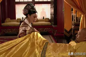 皇上临死前摸了甄嬛的头发，为何万分悲痛，你看她头上戴的什么图片