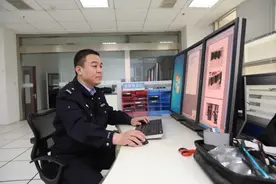 警营工匠 | 高杨：“网战”精英，网络“猎鹰”！图片