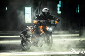 KTM 125 DUKE杜克公爵 配置参数解析与极速测试图片