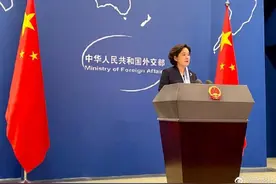 华春莹用古诗“两岸猿声啼不住，轻舟已过万重山”回应反华人士图片