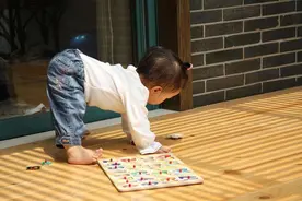 宝宝走路越早越聪明？坐、爬、站、走的正确月龄，妈妈要收藏好图片