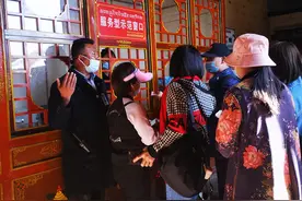 布达拉宫10月15日起实行免费参观，每日参观人数限制在4000人次以内图片
