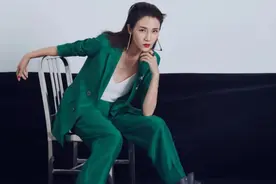 杨烁的妻子真是藏得深，这气质都能走T台了，出道了还得了图片