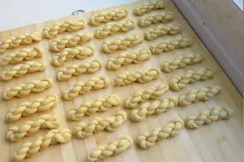 3个鸡蛋1碗面粉，阿源教你秘制鸡蛋小麻花，酥脆香甜，孩子超喜欢视频封面
