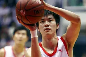 从广东队弃将到上海队内线顶梁柱，董瀚麟为何能在逆境中崛起？图片