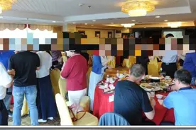 一次同学聚会，让我失去了原本幸福的生活图片