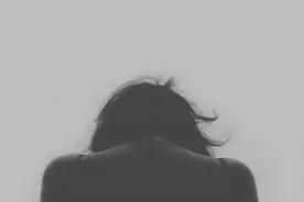 “货拉拉女孩”去世36天后，他们说她死得好图片