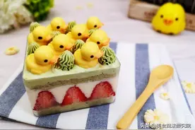 超可爱小黄鸭草莓抹茶盒子蛋糕，无敌好吃~图片