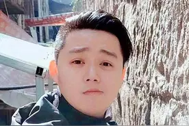 父亲出书 书气逼人图片