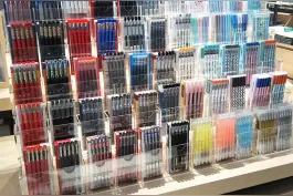 文具店亚克力展示效果，让销售迅速提高图片