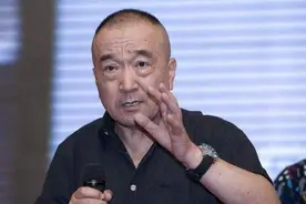 49岁走红的李保田，为艺术刚正不阿，没有捧红儿子，自己反遭封杀图片
