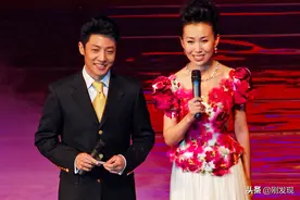 实拍十一年前的撒贝宁，主持人演小品，如今当爸爸，婚姻圆满收官图片