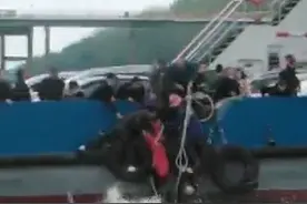 清明返乡途中父女俩吵架，女儿想不开跳江轻生，父亲也跳了下去图片