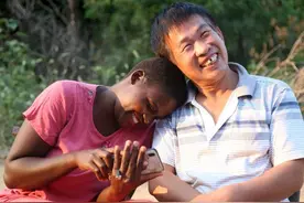 7年前，河南农村大叔娶非洲媳妇，生下两个混血儿子，如今怎样了图片