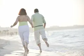女人喝醉了想起来的男人一定是伤她最深的人图片