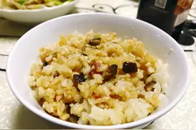电饭锅美食：懒人一锅香菇腊肉焖饭，厨房小白火速安排图片