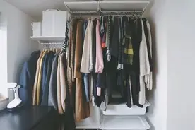 这种旧衣服挺值钱的！别扔了图片