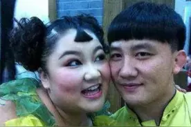 赵本山得意弟子杨树林，老婆胖丫入狱后不离不弃，他现状如何？图片