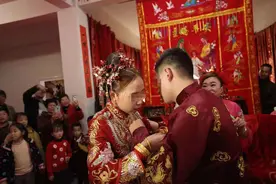 儿媳妇和女儿同时怀孕双喜临门，坐月子我要怎么一碗水端平图片