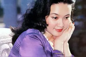 方舒：抛弃陈国星，执意嫁给小10岁屠洪刚，是作死还是过于自信？图片
