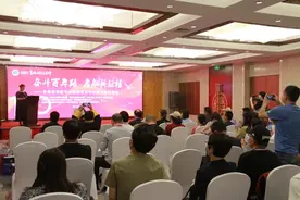 “奋斗百年路 启航新征程”——2021青海湖诗歌节庆祝建党百年主题诗歌朗诵会举行图片