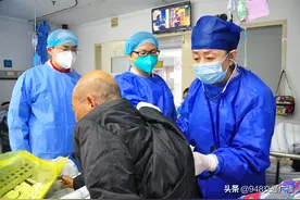 80岁爹爹脸肿脖子粗 原是大肿瘤“爬进”上腔静脉图片