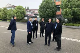 汉中市体育局局长何健康到南郑区少年儿童体育学校调研图片