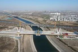 又传好消息！国道310线郑州西南段改建工程跨南水北调特大桥顺利合龙图片