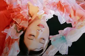 水仙已乘鲤鱼去，一夜芙蕖红泪多/500px摄影师 荒桥图片