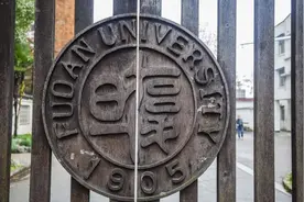 复旦大学的“暴躁”学霸，三次怒怼母校后，换来一纸“退学决定”图片