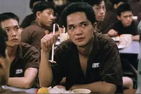 一众老戏骨齐现身，“傻标”黄光亮越老越面善，飞虎阿Sir很有型图片