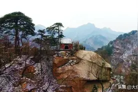 千山龙泉寺石门弥勒坐南朝北，国内罕见的弥勒佛倒坐是什么情况?图片