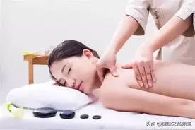 赶紧摸摸你的颈后，出现这种情况的，一定要重视图片