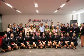 致敬最可爱的人！东航客舱服务部乘务员与志愿军老战士共同开展主题党日活动图片