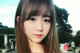娃娃般的清纯女孩图片