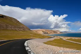 中国唯一没有树木的城市，环境却非常干净，植物很难在这里存活图片