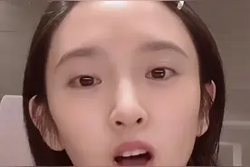 唐艺昕产后首次素颜示人，却被吐槽变模样没辨识度，还撞脸童瑶图片