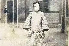 民国时期的美女悍匪“驼龙”张淑贞图片