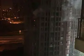 6月30日晚成都成华区一小区突发火灾 明火已被扑灭图片