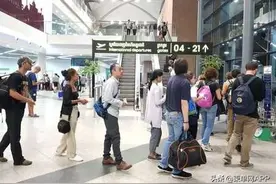 驻柬使馆介入签证遭罚款事件，金边机场：不再罚款图片