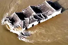 万里长江第1阁“观音阁”，阁坚强真身是这样的，修过好多次图片