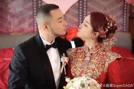 吴宣仪前队友大婚！新娘疑“带球嫁人”，没做成爱豆却当了老板娘图片
