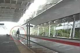 罚款1000元！深圳男子下错站用脚阻碍车门关闭，导致列车晚点7分钟图片