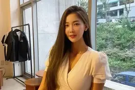 130斤韩国美女私教，长了一身"懂事"的肉，微胖身材刚刚好图片