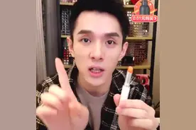 美到犯规，不到60元的它，居然涂出了200元的Dior变色唇膏的质感图片