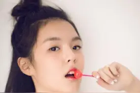 父亲病重发自拍被网暴，曾被骂丑，李咏去世后法图麦微博保守晒照图片