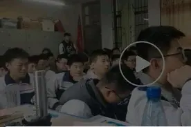 儿子，临近高考的日子，妈妈陪着你图片
