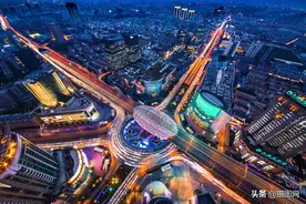最震撼的城市夜景摄影图！夜幕下的魔幻灯光秀图片