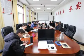 佛坪法院：党组书记杨新海同志主持召开党组中心组第11次理论学习会议图片